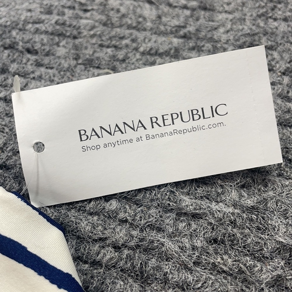 Banana Republic Women’s Swim suit Top (3755) - Picture 6 of 7